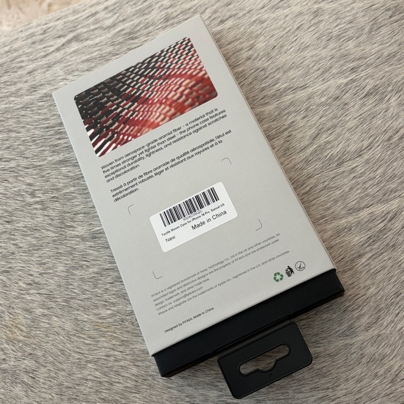 NWT Apple PITAKA iPhone 16Pro 6.3” Aramid Fiber Case, luxury, lightweight/slim - Picture 11 of 12